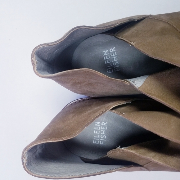 Eileen Fisher | Suede Grey Ankle‎ Boot, size 9 - Picture 3 of 6